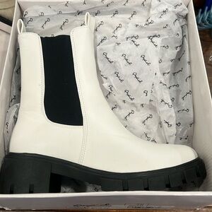 White Qupid Boots. Size 9